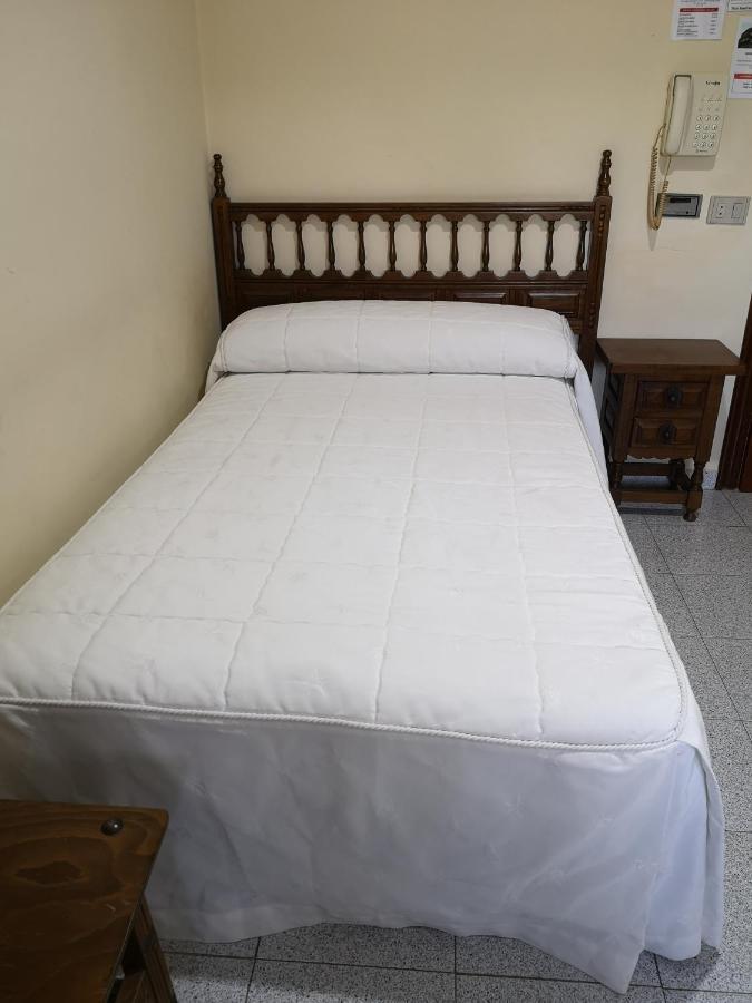 PENSION - Restaurante VILABOA -wifi, aparcamiento propio- Boveda  Esterno foto