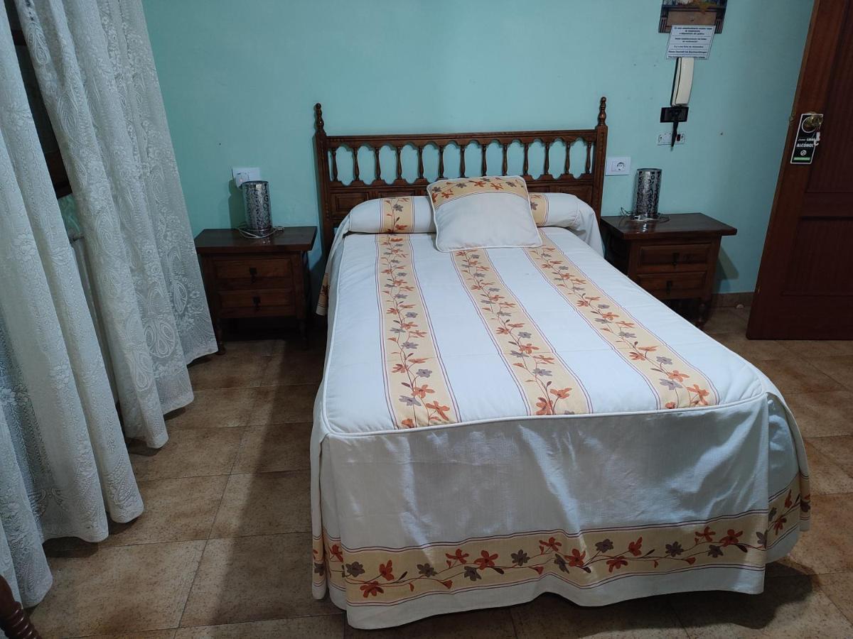 PENSION - Restaurante VILABOA -wifi, aparcamiento propio- Boveda  Esterno foto