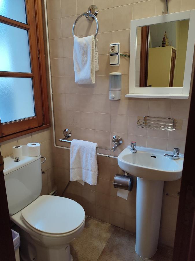 PENSION - Restaurante VILABOA -wifi, aparcamiento propio- Boveda  Esterno foto