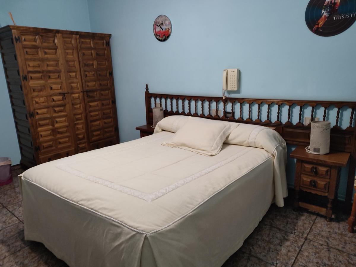 PENSION - Restaurante VILABOA -wifi, aparcamiento propio- Boveda  Esterno foto