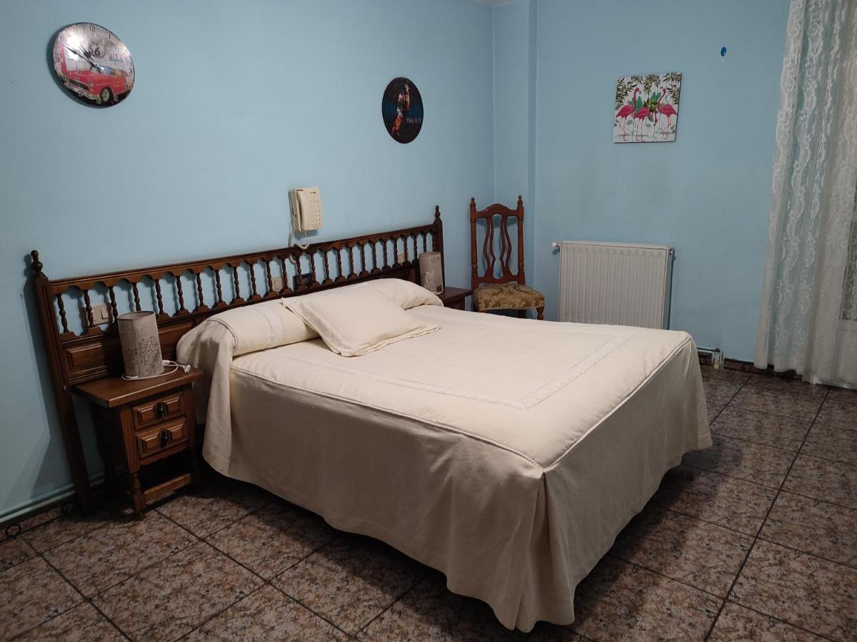 PENSION - Restaurante VILABOA -wifi, aparcamiento propio- Boveda  Esterno foto