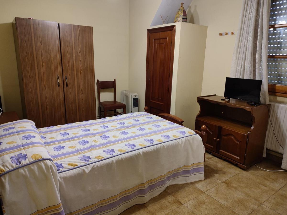 PENSION - Restaurante VILABOA -wifi, aparcamiento propio- Boveda  Esterno foto