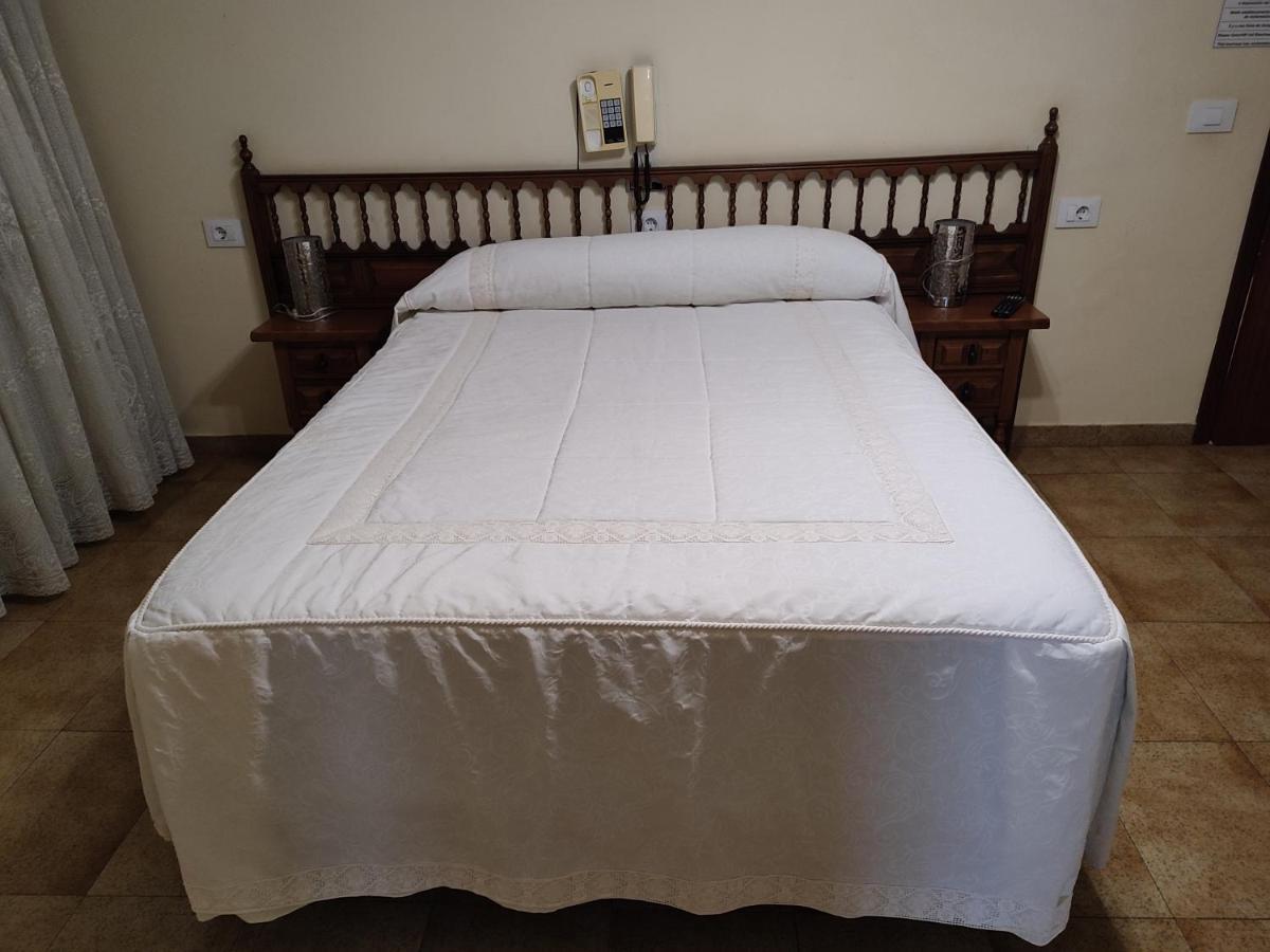 PENSION - Restaurante VILABOA -wifi, aparcamiento propio- Boveda  Esterno foto