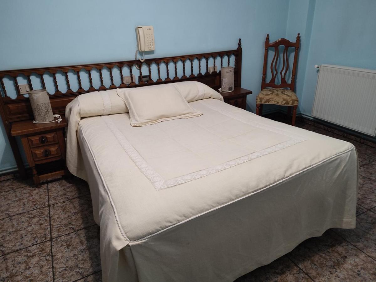 PENSION - Restaurante VILABOA -wifi, aparcamiento propio- Boveda  Esterno foto