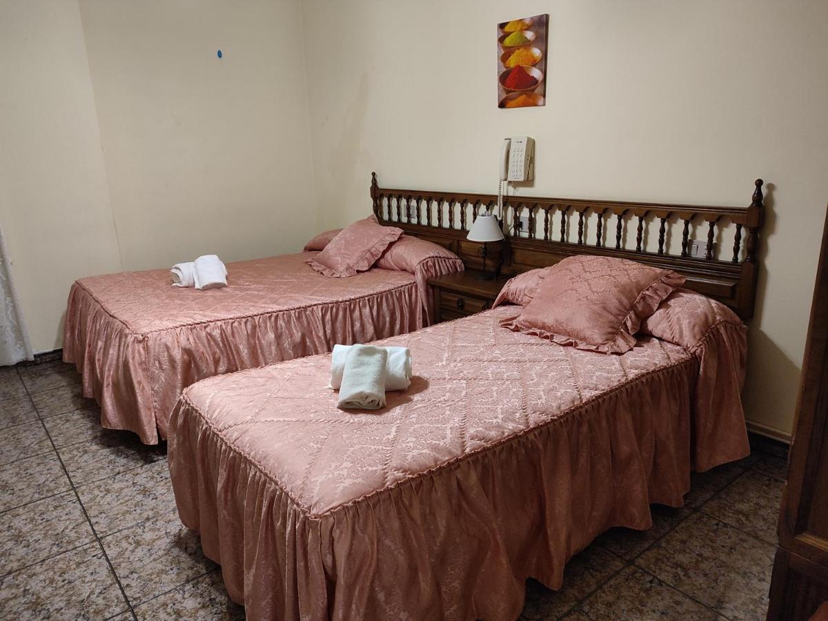 PENSION - Restaurante VILABOA -wifi, aparcamiento propio- Boveda  Esterno foto