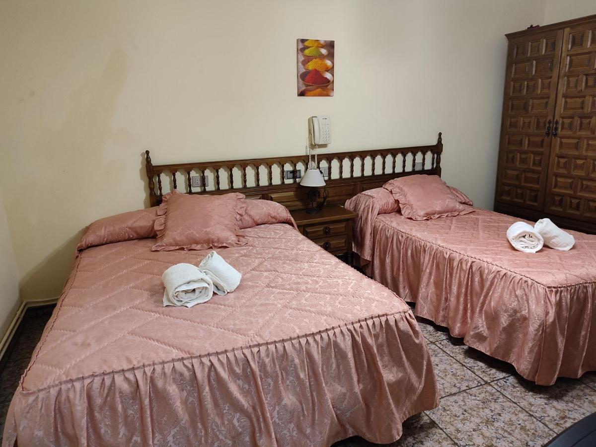 PENSION - Restaurante VILABOA -wifi, aparcamiento propio- Boveda  Esterno foto