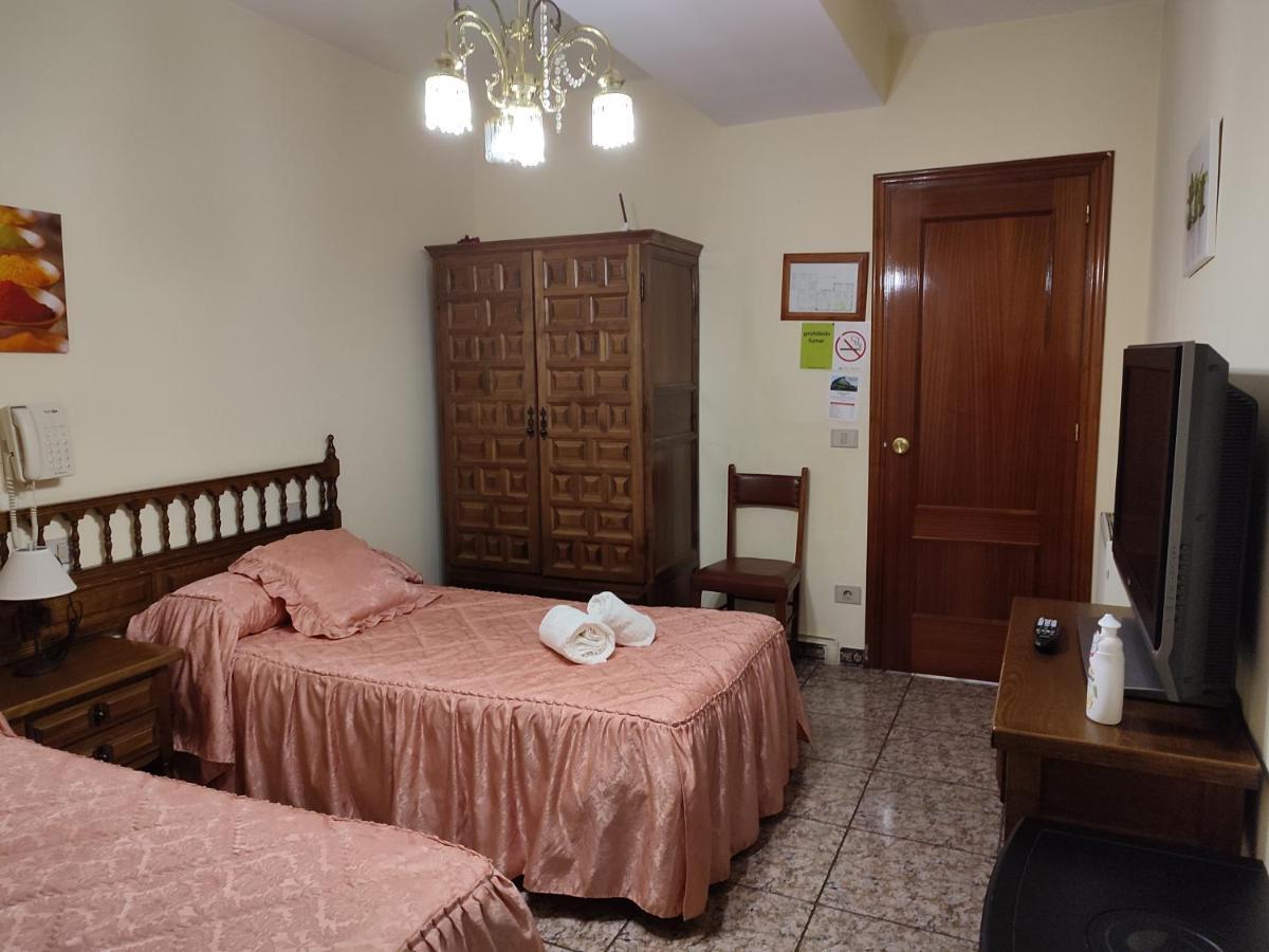 PENSION - Restaurante VILABOA -wifi, aparcamiento propio- Boveda  Esterno foto
