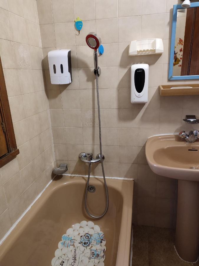 PENSION - Restaurante VILABOA -wifi, aparcamiento propio- Boveda  Esterno foto