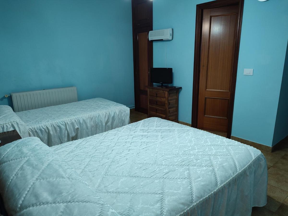 PENSION - Restaurante VILABOA -wifi, aparcamiento propio- Boveda  Esterno foto