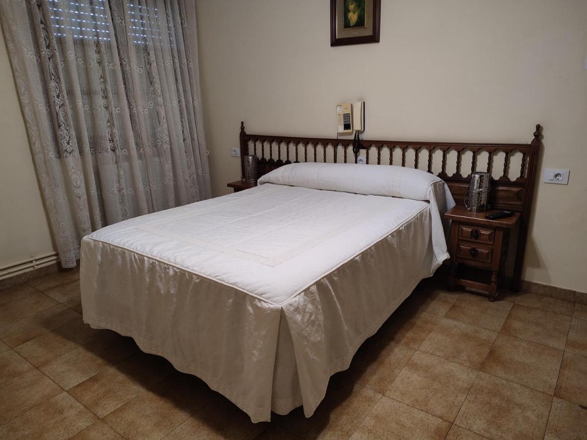 PENSION - Restaurante VILABOA -wifi, aparcamiento propio- Boveda  Esterno foto