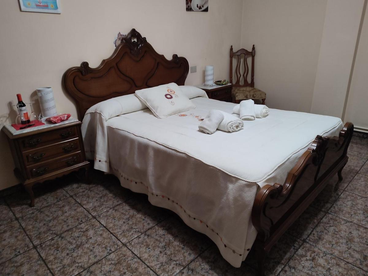 PENSION - Restaurante VILABOA -wifi, aparcamiento propio- Boveda  Esterno foto