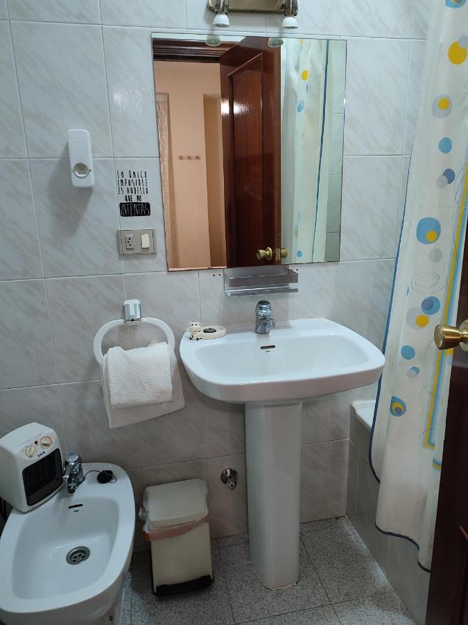 PENSION - Restaurante VILABOA -wifi, aparcamiento propio- Boveda  Esterno foto