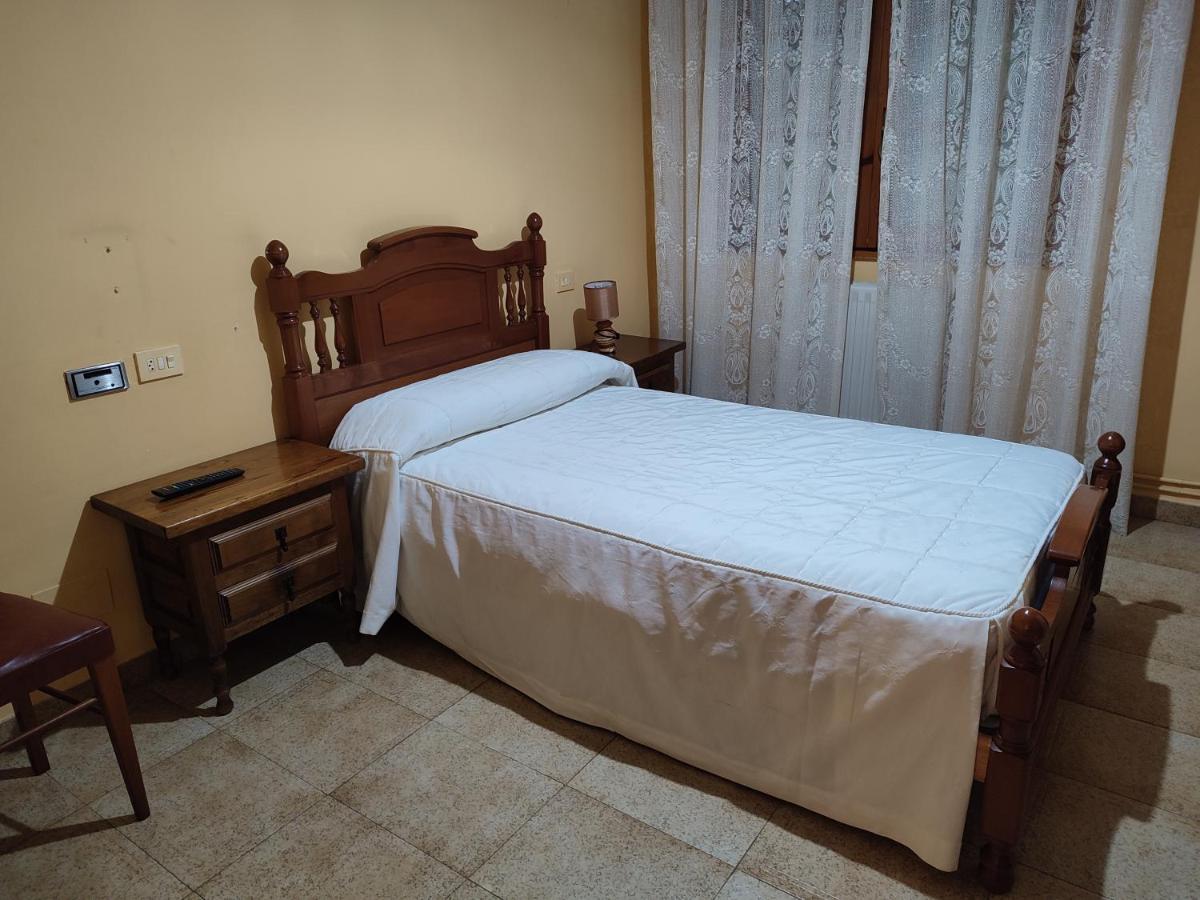 PENSION - Restaurante VILABOA -wifi, aparcamiento propio- Boveda  Esterno foto