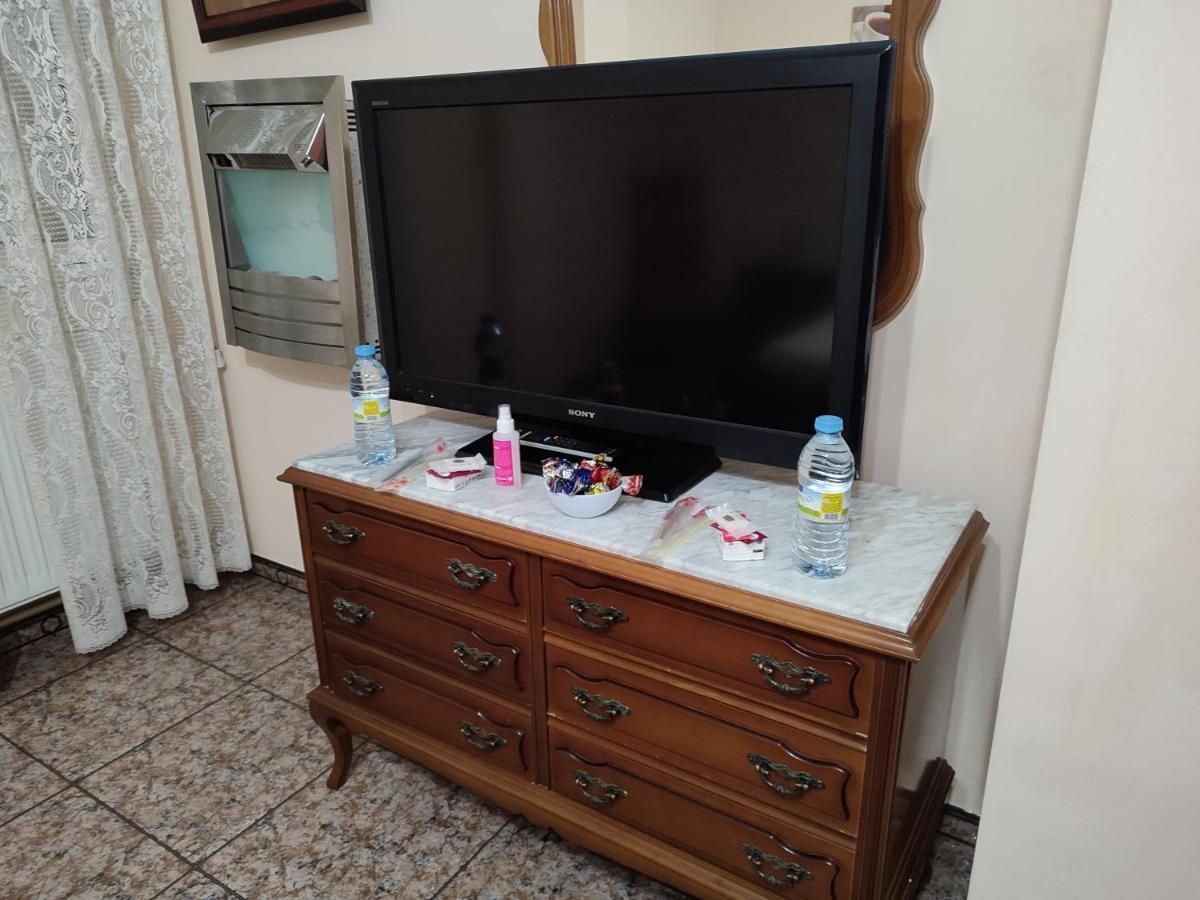 PENSION - Restaurante VILABOA -wifi, aparcamiento propio- Boveda  Esterno foto