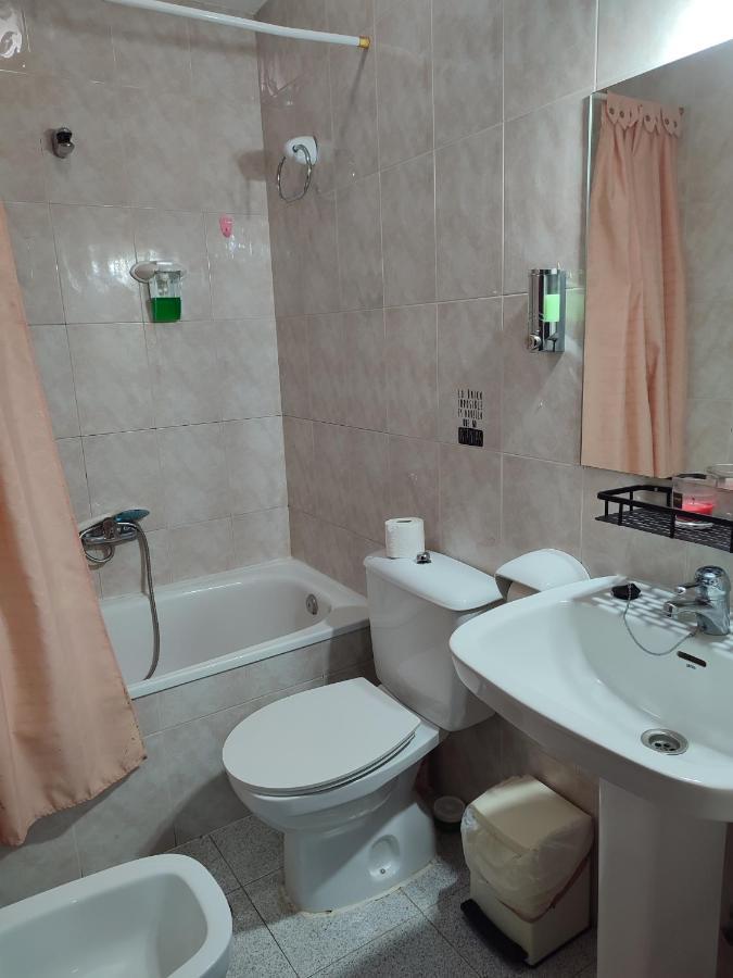 PENSION - Restaurante VILABOA -wifi, aparcamiento propio- Boveda  Esterno foto